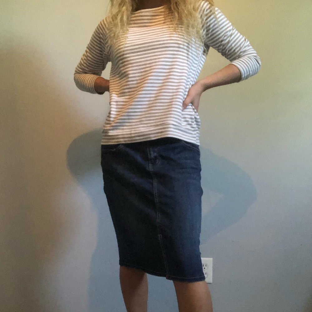 Dark midi denim skirt